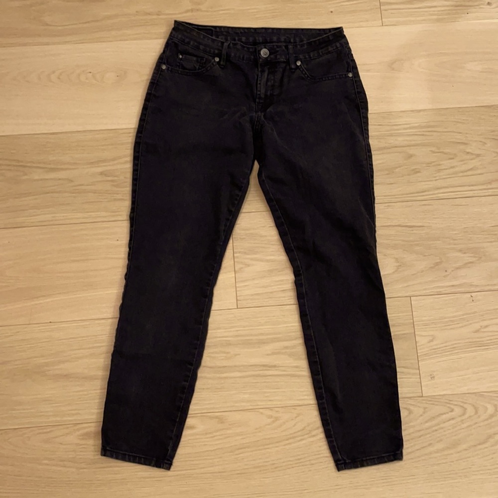 GUESS Black Skinny Ankle Crop Jeans Size 28